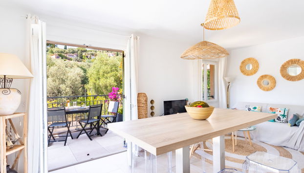2 bedroom Apartment in Bormes-les-Mimosas with swimming pool and garden - Photo 3