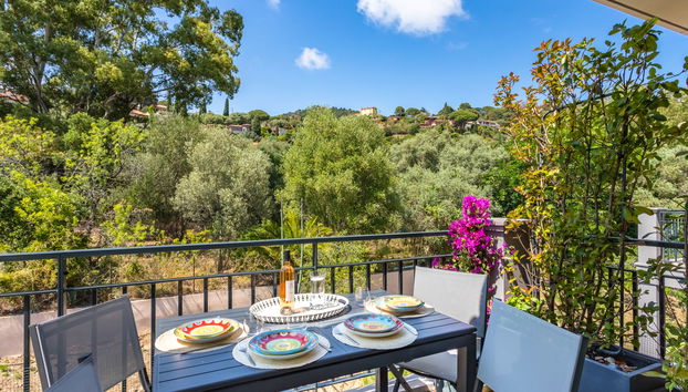 2 bedroom Apartment in Bormes-les-Mimosas with swimming pool and garden - Photo 5
