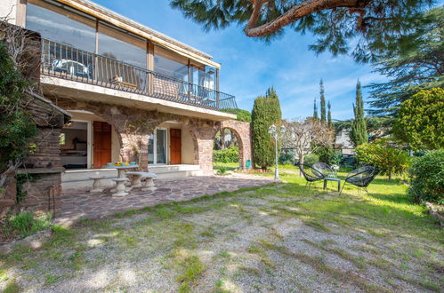 Foto 3 - Appartamento con 1 camera da letto a Cavalaire-sur-Mer con piscina privata e giardino