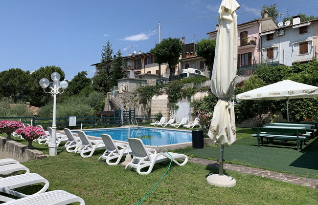 2 bedroom Apartment in Costermano sul Garda with swimming pool and garden - Photo 16