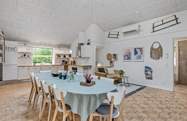 4 bedroom House in Spøttrup with terrace - Photo 24