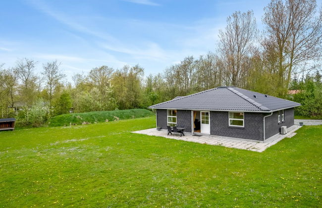 4 bedroom House in Spøttrup with terrace - Photo 9