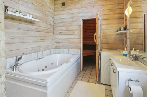 Foto 20 - Casa con 3 camere da letto a Rønne con terrazza e sauna