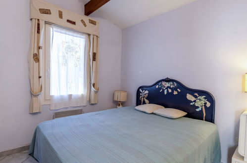 Photo 10 - 3 bedroom Apartment in Le Lavandou with garden and sea view