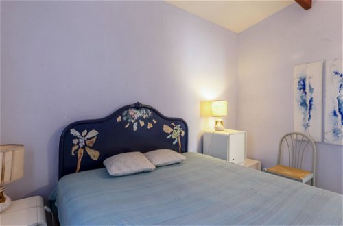 Foto 11 - Apartment mit 3 Schlafzimmern in Le Lavandou mit garten und blick aufs meer