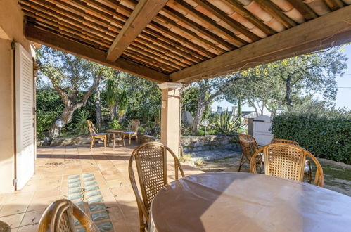 Photo 5 - Appartement de 3 chambres à Le Lavandou avec jardin et terrasse