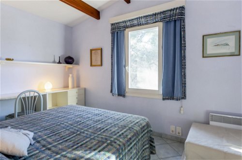 Foto 3 - Apartment mit 3 Schlafzimmern in Le Lavandou mit garten und blick aufs meer