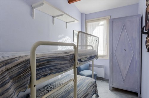 Foto 13 - Appartamento con 3 camere da letto a Le Lavandou con giardino e vista mare
