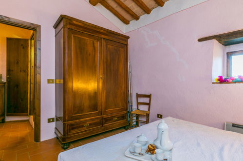 Photo 16 - 2 bedroom House in Castellina in Chianti with swimming pool and terrace