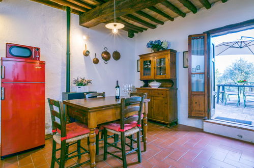 Photo 9 - 2 bedroom House in Castellina in Chianti with swimming pool and garden