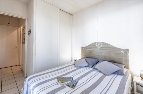 Foto 11 - Appartamento con 1 camera da letto a Cavalaire-sur-Mer con terrazza e vista mare