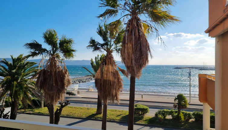 Foto 1 - Appartamento con 1 camera da letto a Cavalaire-sur-Mer con terrazza