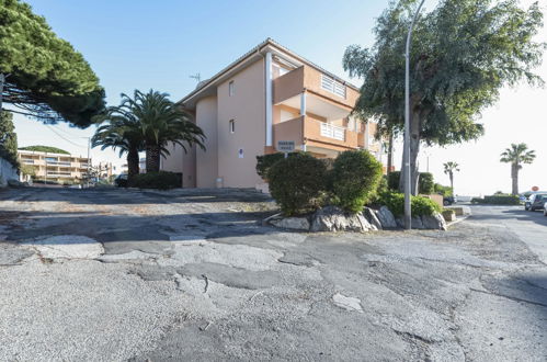 Photo 22 - Appartement de 1 chambre à Cavalaire-sur-Mer avec terrasse