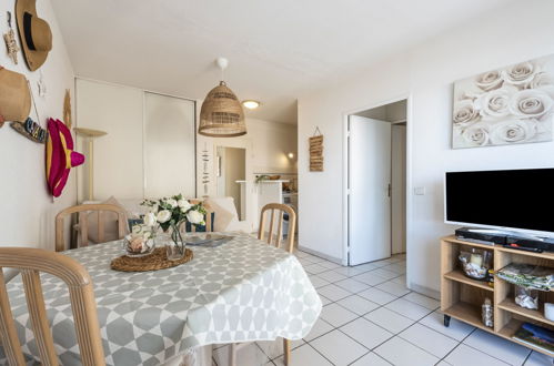 Foto 6 - Apartment mit 1 Schlafzimmer in Cavalaire-sur-Mer mit terrasse und blick aufs meer