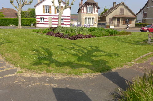 Foto 18 - Casa con 2 camere da letto a Cabourg con giardino e terrazza