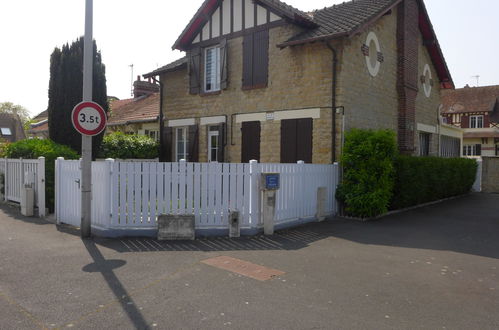 Foto 16 - Haus mit 2 Schlafzimmern in Cabourg mit garten und blick aufs meer