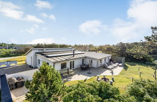 Foto 1 - Casa de 4 quartos em Løkken com piscina privada e terraço