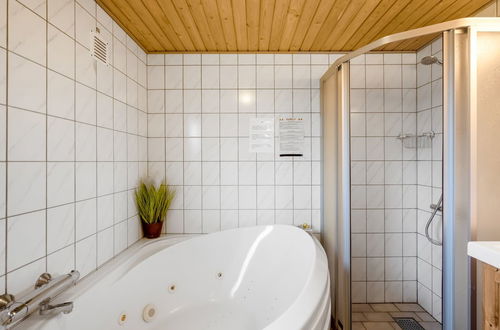 Foto 15 - Casa de 2 quartos em Hvide Sande com terraço e sauna
