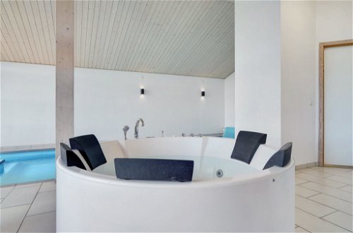 Photo 4 - Maison de 4 chambres à Idestrup avec piscine privée et terrasse
