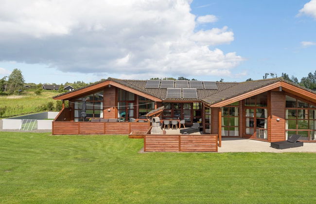 Casa de 4 quartos em Idestrup com piscina privada e terraço - Foto 1