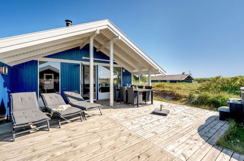 Foto 28 - Casa de 2 quartos em Hvide Sande com terraço e banheira de hidromassagem