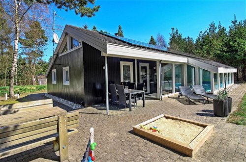 Photo 17 - 4 bedroom House in Oksbøl with private pool and terrace
