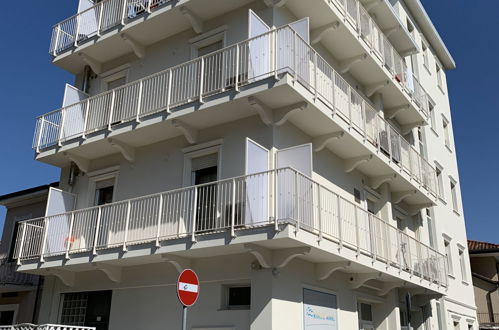 Foto 1 - Apartamento de 1 quarto em Rimini com vistas do mar