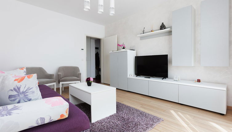 Photo 1 - Brasov Holiday Apartments - Magenta