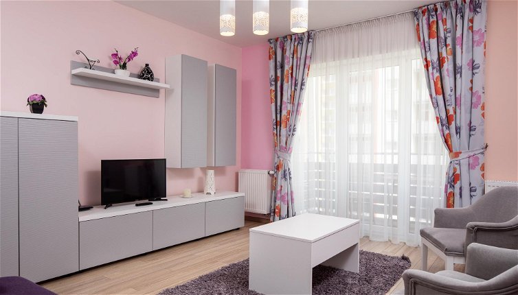 Photo 1 - Brasov Holiday Apartments - Magenta