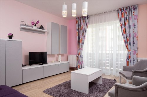 Photo 1 - Brasov Holiday Apartments - Magenta