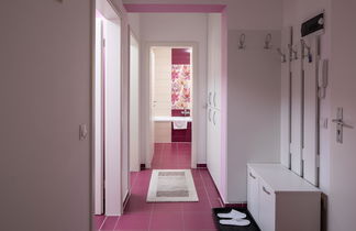 Photo 2 - Brasov Holiday Apartments - Magenta