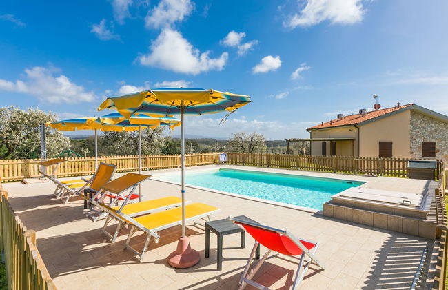 5 bedroom House in Riparbella with private pool and garden - Photo 1