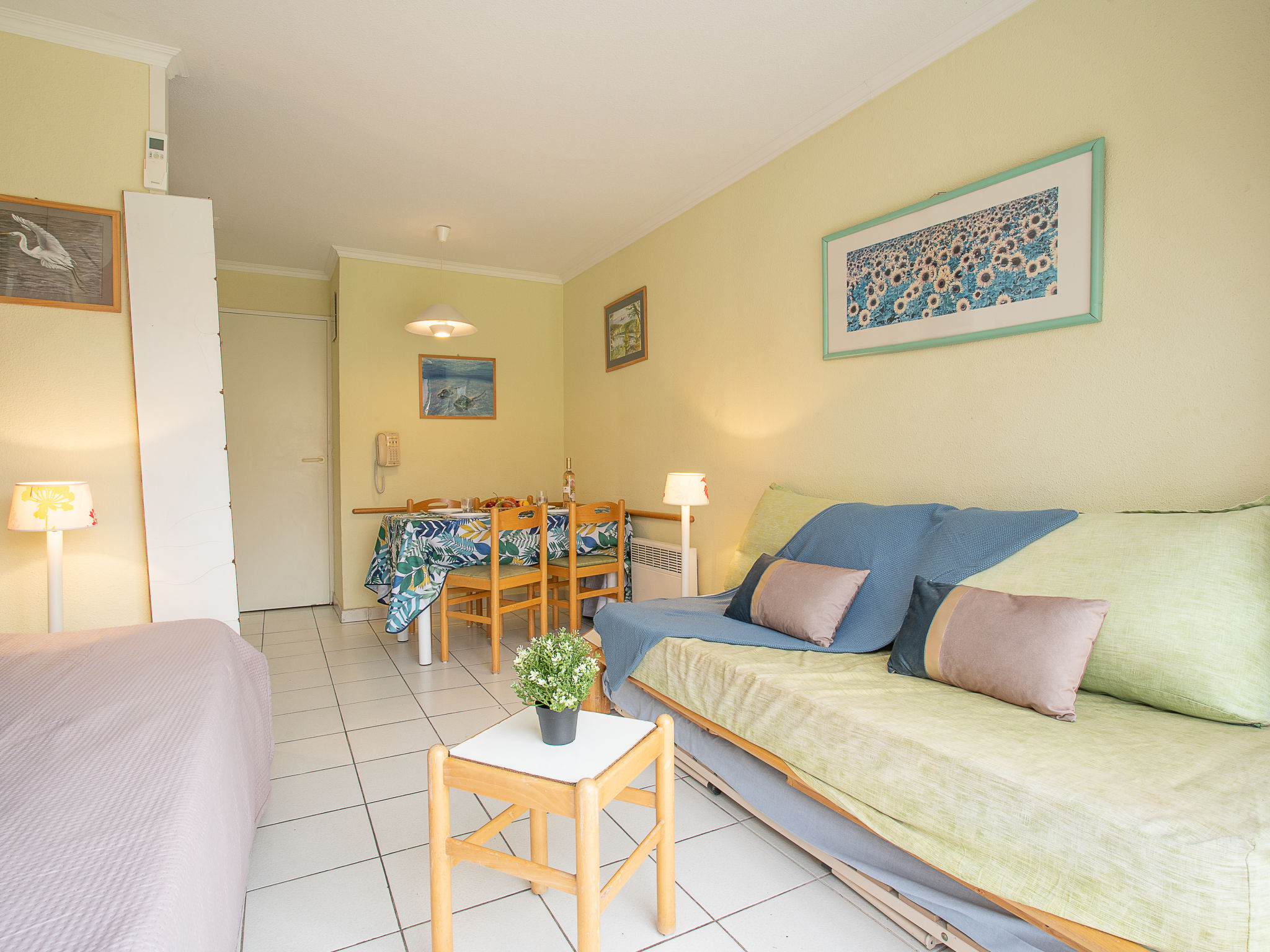 Photo 8 - 1 bedroom Apartment in Saint-Raphaël with swimming pool and garden