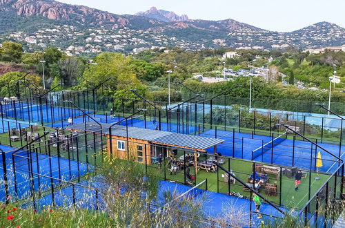 Foto 65 - Apartamento de 1 quarto em Saint-Raphaël com piscina e jardim
