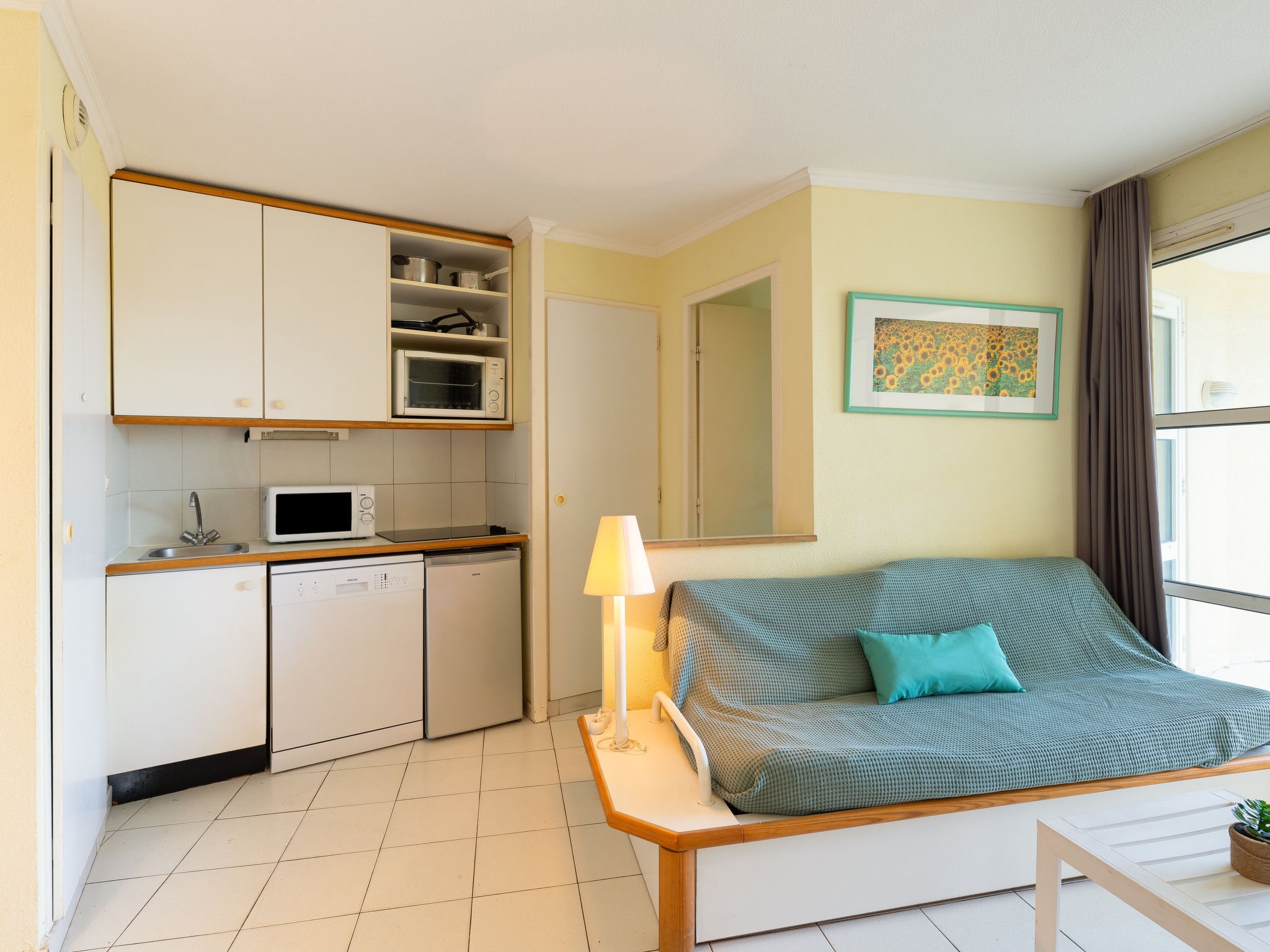 Photo 10 - 1 bedroom Apartment in Saint-Raphaël with swimming pool and garden