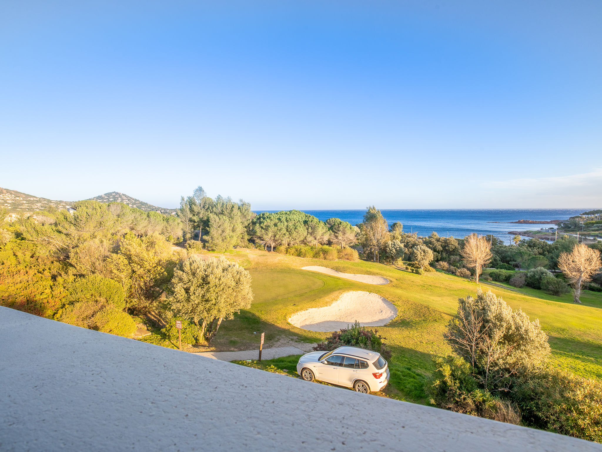 Foto 5 - Appartamento con 1 camera da letto a Saint-Raphaël con piscina e vista mare