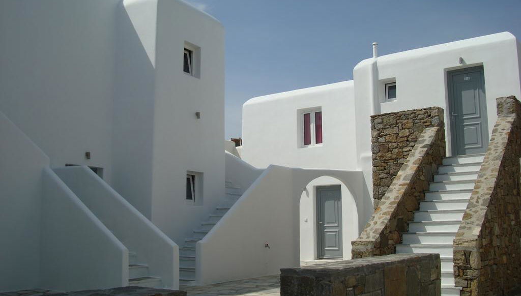 Elena Studios & Suites - Foto 1