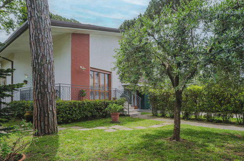 Foto 41 - Haus mit 3 Schlafzimmern in Pietrasanta mit garten