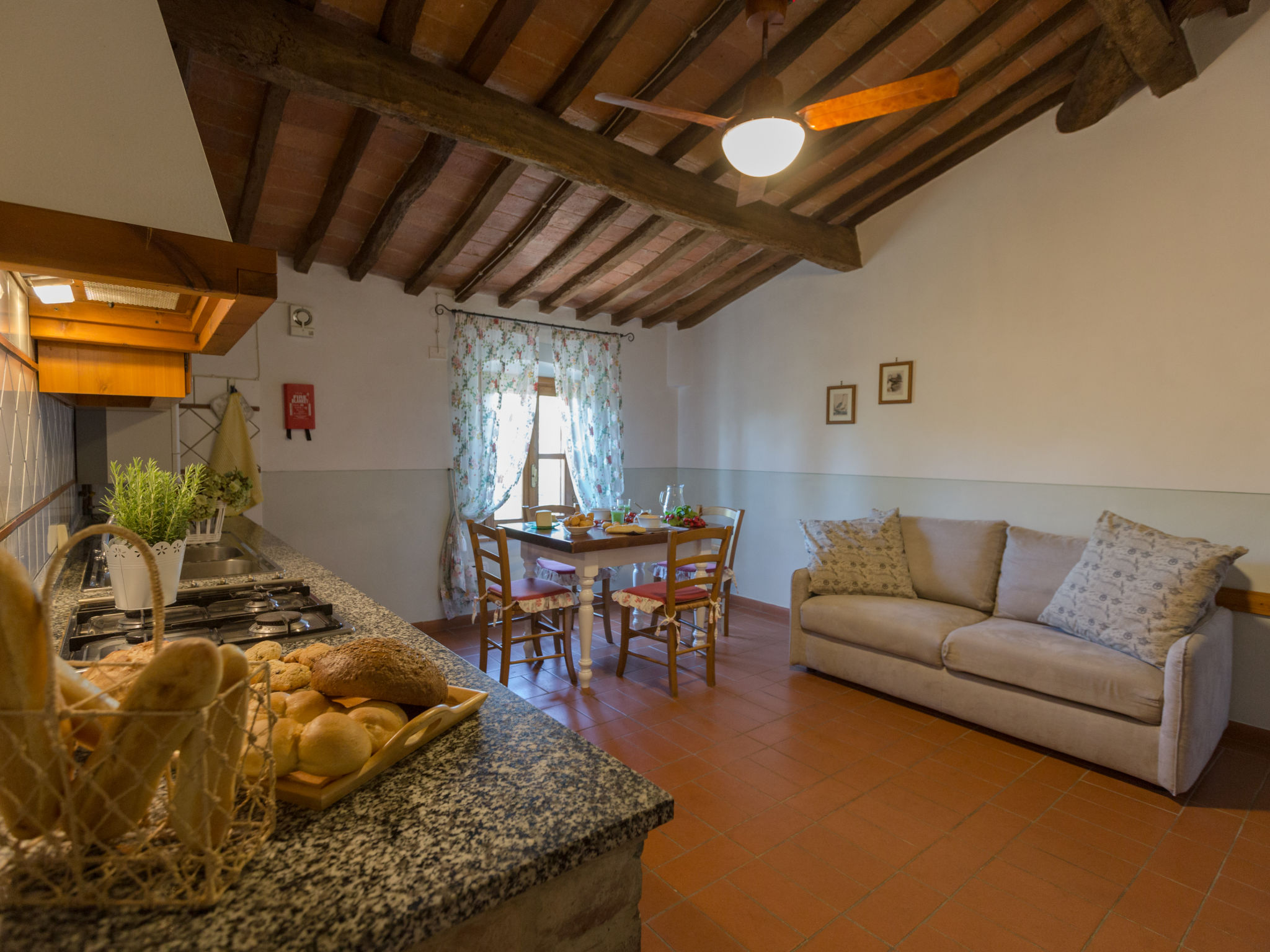 Photo 4 - 1 bedroom Apartment in Peccioli with swimming pool and garden