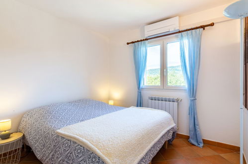 Foto 13 - Casa con 4 camere da letto a Sainte-Maxime con piscina privata e vista mare