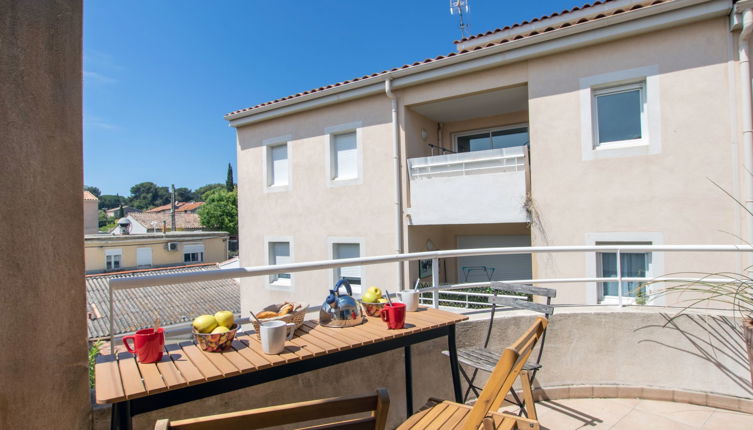 Photo 1 - Appartement de 3 chambres à Saint-Cyr-sur-Mer avec terrasse et vues à la mer