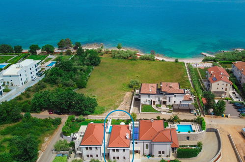 Foto 5 - Casa de 4 habitaciones en Malinska-Dubašnica con piscina privada y vistas al mar