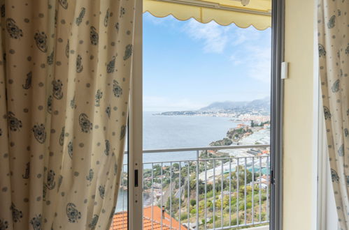 Photo 2 - Appartement de 2 chambres à Vintimille avec terrasse et vues à la mer