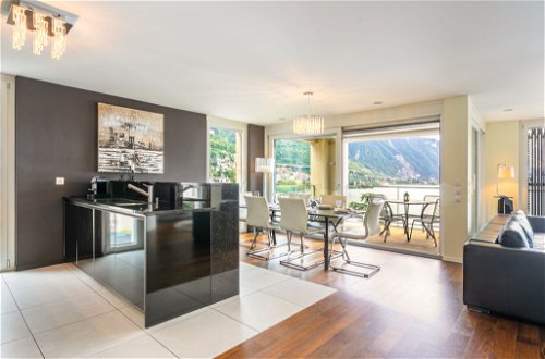 Photo 2 - Appartement de 2 chambres à Montreux avec piscine et vues sur la montagne