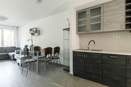 Foto 6 - Apartamento de 1 quarto em Balatonszemes com piscina e jardim