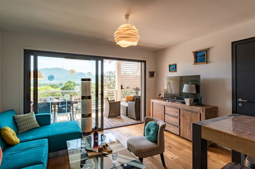 Foto 9 - Apartamento de 2 quartos em Porto-Vecchio com piscina e vistas do mar