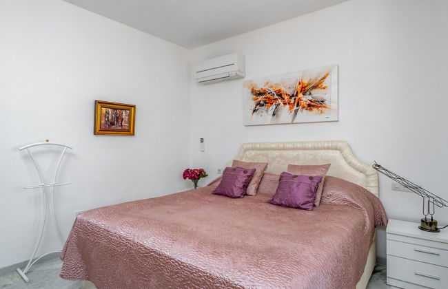 4 bedroom House in Benalmádena with private pool and garden - Photo 16