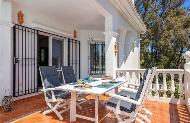 4 bedroom House in Benalmádena with private pool and garden - Photo 2