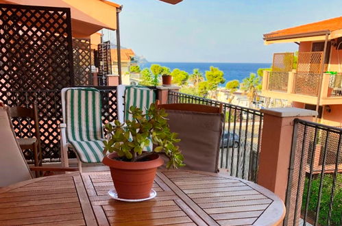 Foto 17 - Appartamento con 2 camere da letto a Taormina con terrazza e vista mare