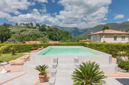 Foto 30 - Haus mit 3 Schlafzimmern in Camaiore mit privater pool und garten